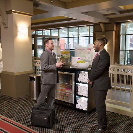 Hotel Crowne Plaza Indianapolis-Dwtn-Union Stn By Ihg Esterno foto