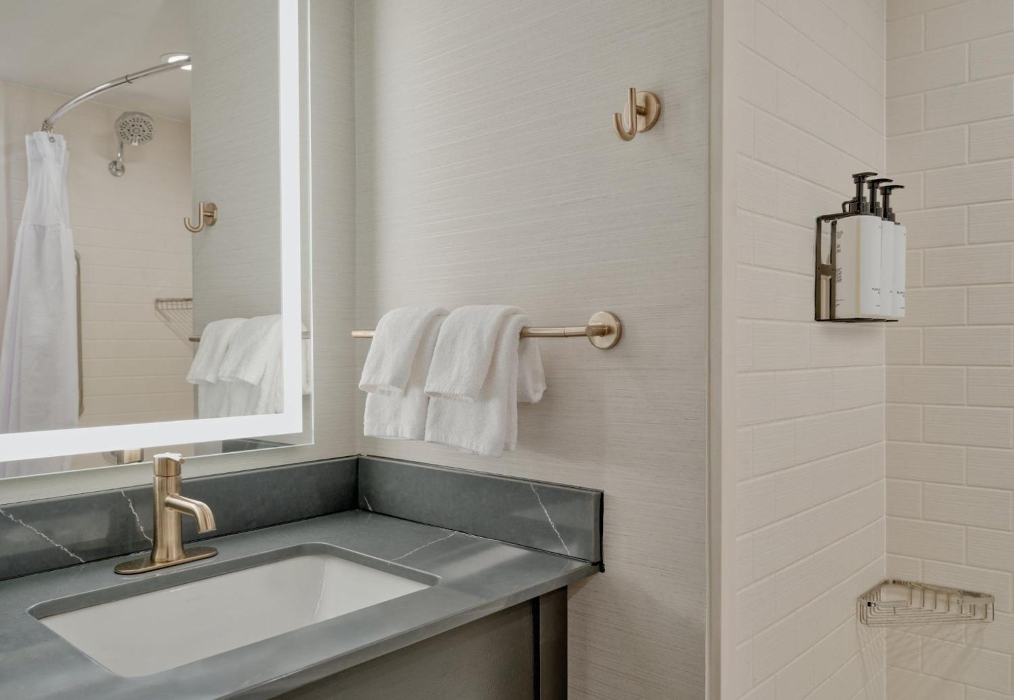 Hotel Crowne Plaza Indianapolis-Dwtn-Union Stn By Ihg Esterno foto