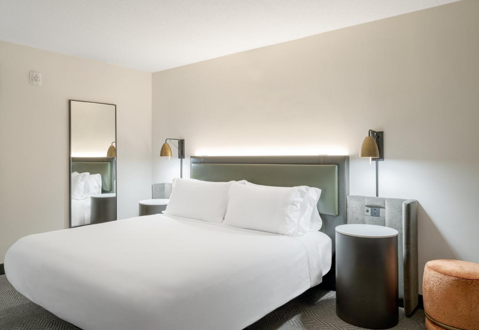 Hotel Crowne Plaza Indianapolis-Dwtn-Union Stn By Ihg Esterno foto
