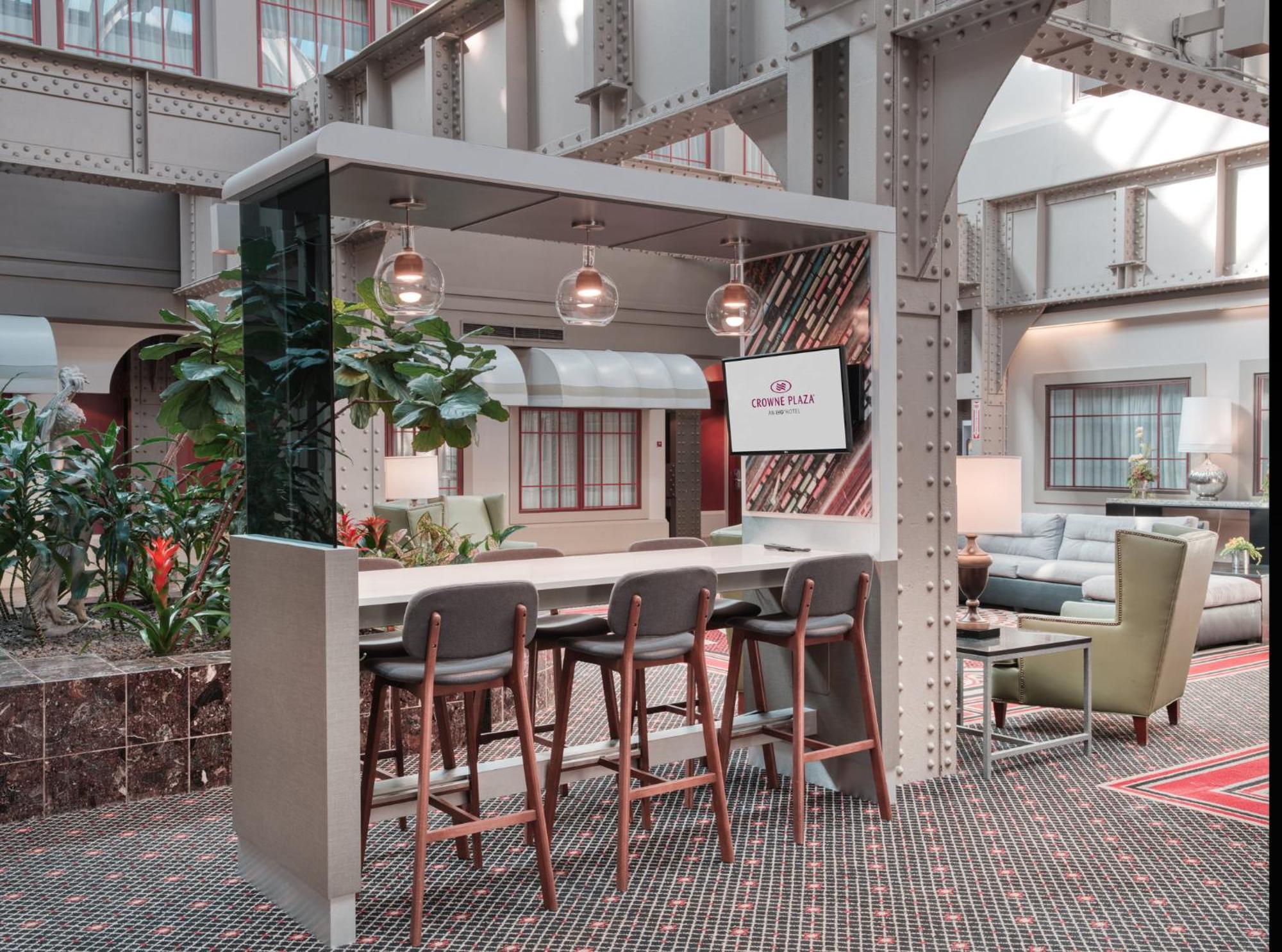 Hotel Crowne Plaza Indianapolis-Dwtn-Union Stn By Ihg Esterno foto