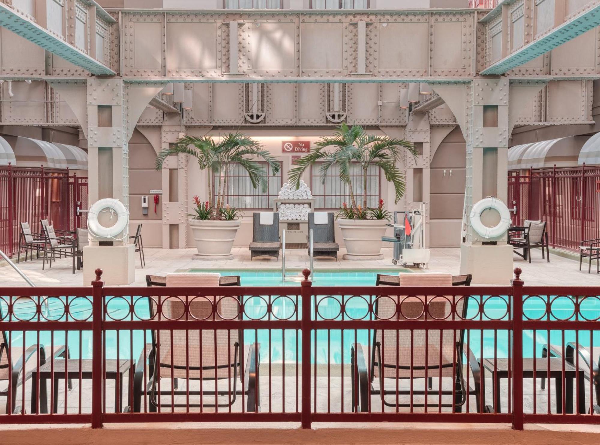 Hotel Crowne Plaza Indianapolis-Dwtn-Union Stn By Ihg Esterno foto