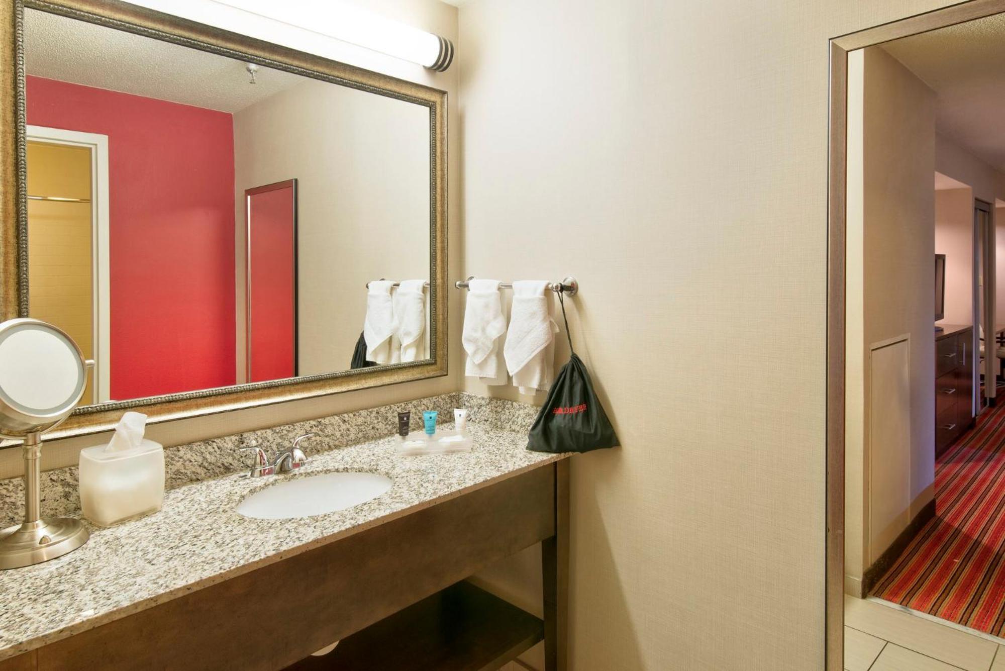Hotel Crowne Plaza Indianapolis-Dwtn-Union Stn By Ihg Esterno foto