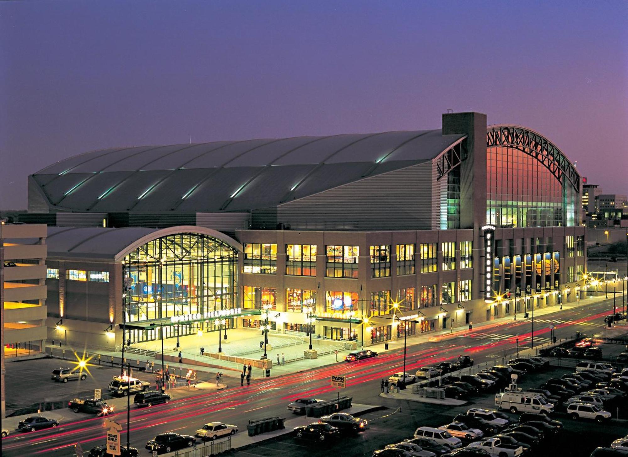 Hotel Crowne Plaza Indianapolis-Dwtn-Union Stn By Ihg Esterno foto