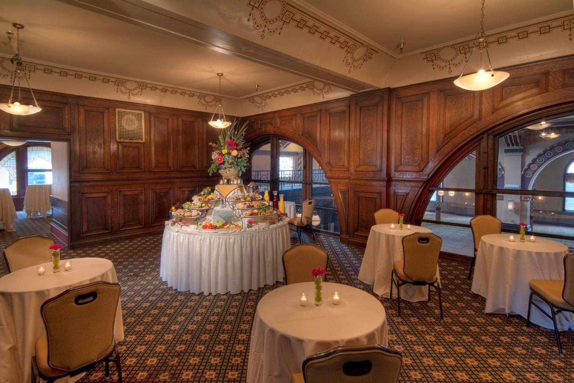 Hotel Crowne Plaza Indianapolis-Dwtn-Union Stn By Ihg Esterno foto